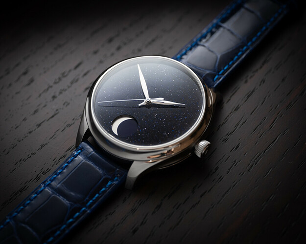 Endeavour-Perpetual-Moon-Concept-Aventurine_1801-1201_Lifestyle1-e1571867221856