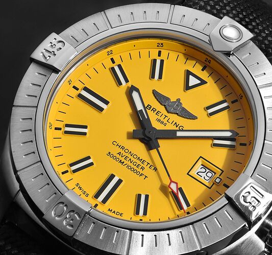 breitling-avenger-a17319101i1x2-pow-multiple-8