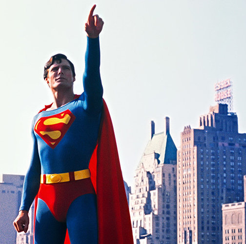 CW-STM-Reeve-Superman-iconic-city-pointing-pose