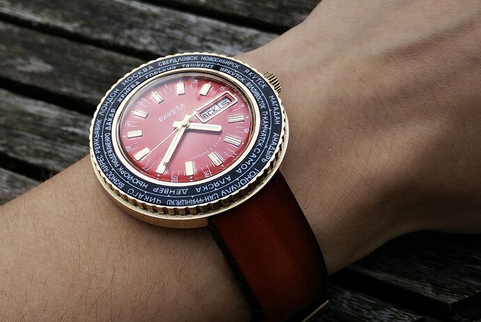 Raketa World Time Faded Vintage Rust-01