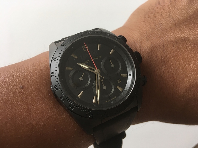 OH.watches.Tudor.FastriderBlackShield.M42000CN.200823.rubber_wristshot05