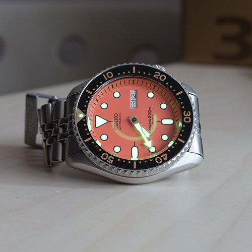 skx011