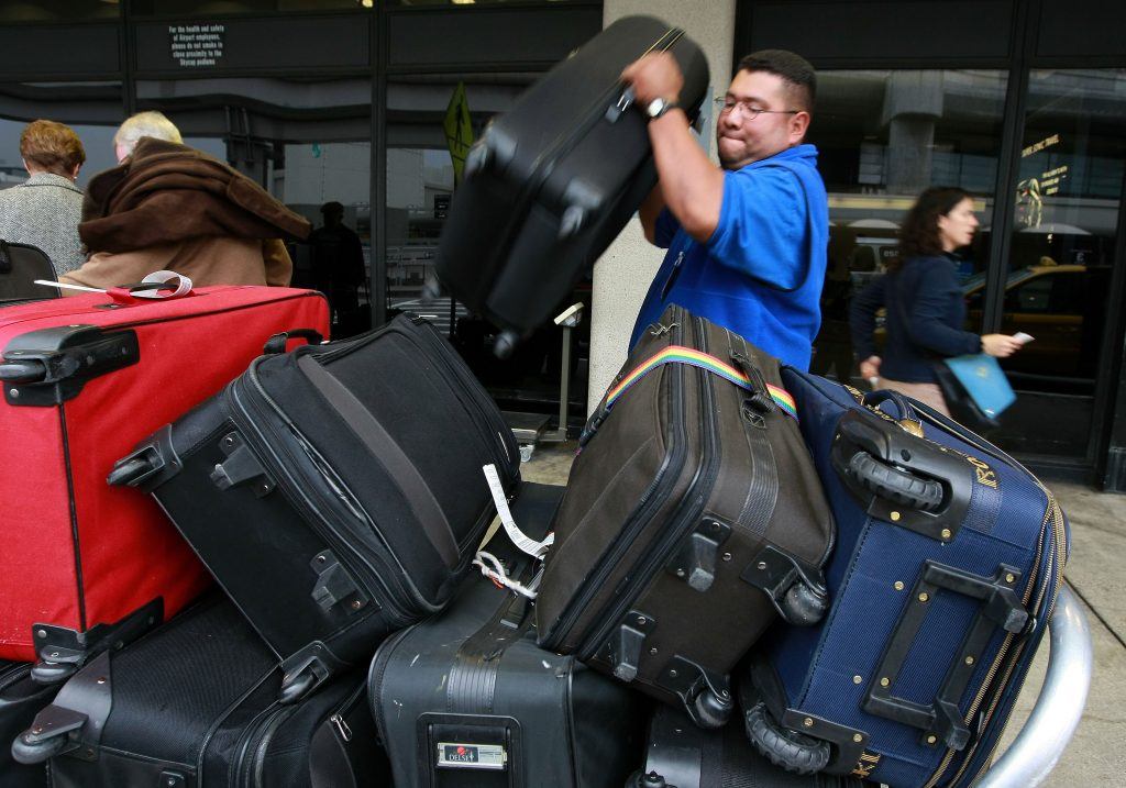 lifting-luggage-1024x717