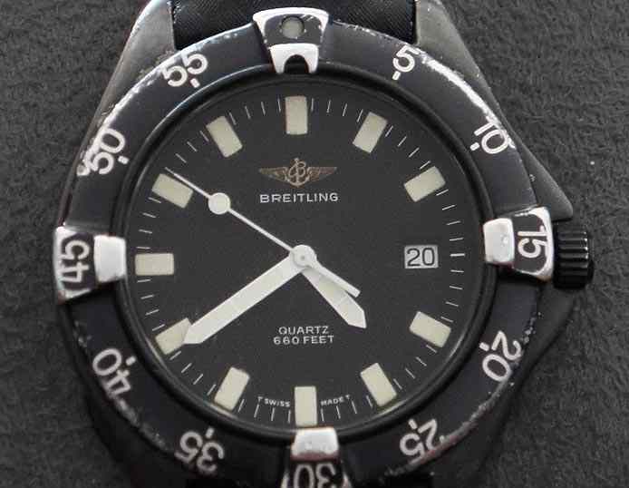 breitling-scratched-black-watch
