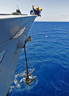 220px-Anchor_raising_-USS_Vella_Gulf(CG_72)_-_081027-N-1082Z-045
