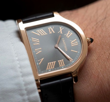 cartier-prive-cloche-pink-gold-2-768x512