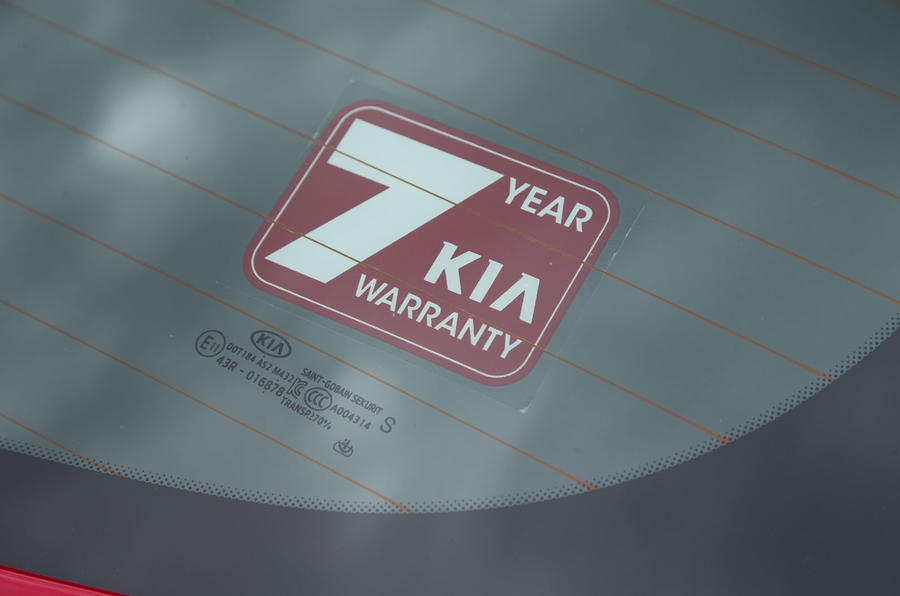 12-kia-stinger-gt-line-2018-review-warranty-sticker