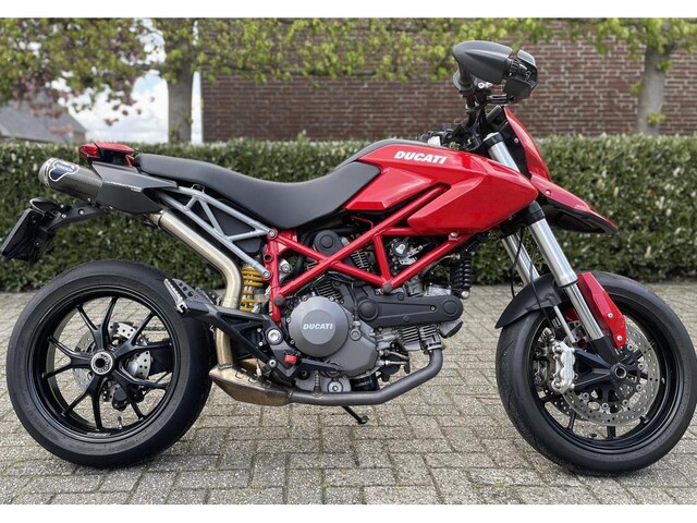 ducati-hypermotard-796-1400345