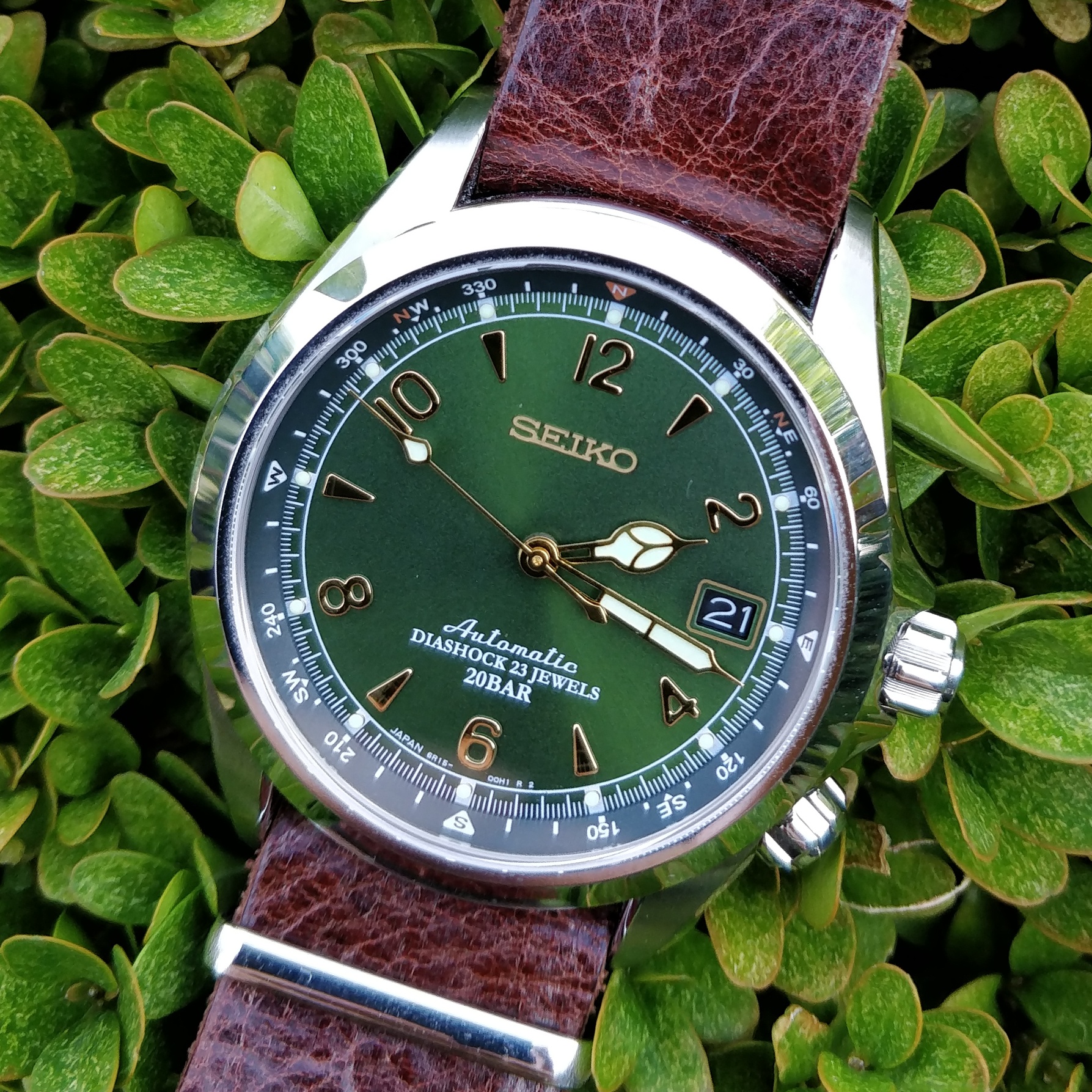 Сейко альпинист купить. Seiko Alpinist sarb017. Часы мужские Сейко альпинист sarb017. Seiko Alpinist зеленые. Seiko Alpinist 2018.