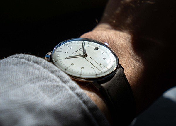Junghans_Bild_MEGA_SolarqR9K1z2XeyQnW_800x800