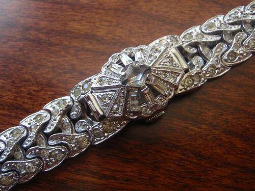 Vintage Art Deco LOUIS MILDUS Ladies Swiss 17 Jewels Mechanical Wrist Watch