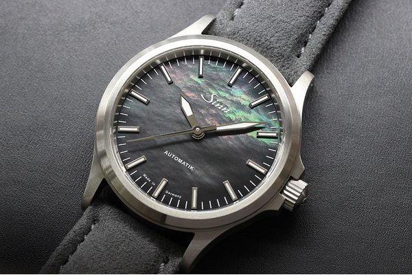 sinn-556-i-mother-of-pearl-s-sporty-elegant-watch-leather-strap-new_1_3