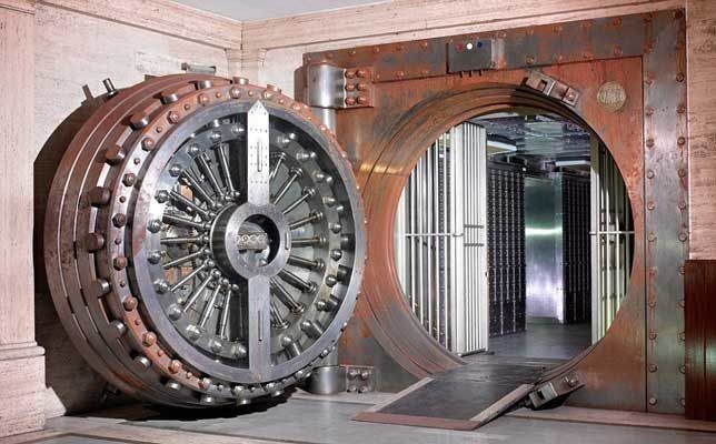 bank-of-eng-vault-door-644p
