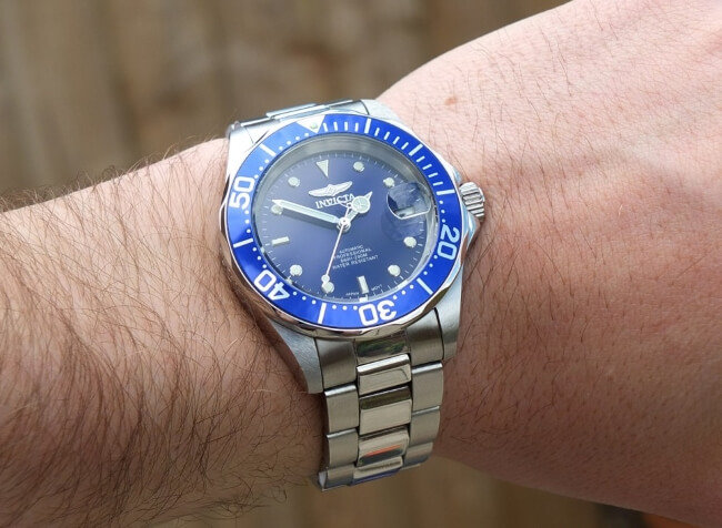 invicta-9094-on-wrist