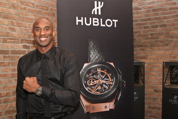 1385624108_luxury-watches-hublot-king-power-black-mamba_4