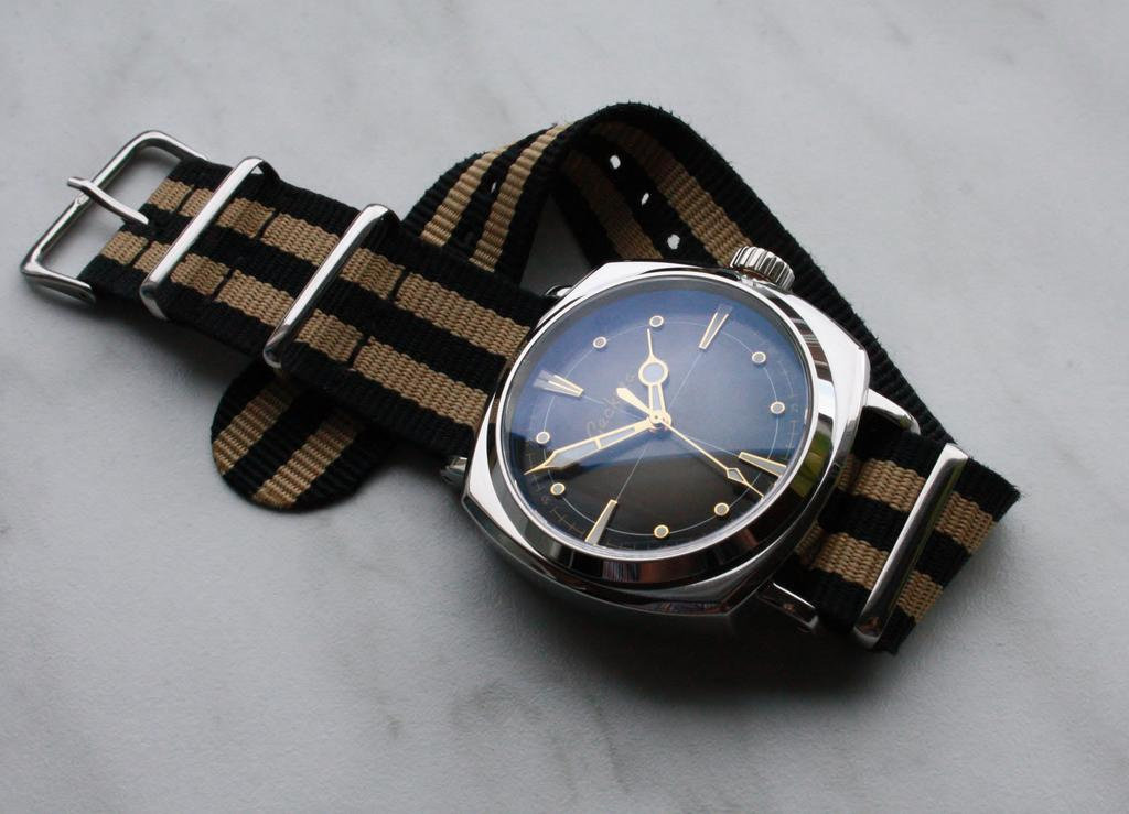 Geckota vintage diver top