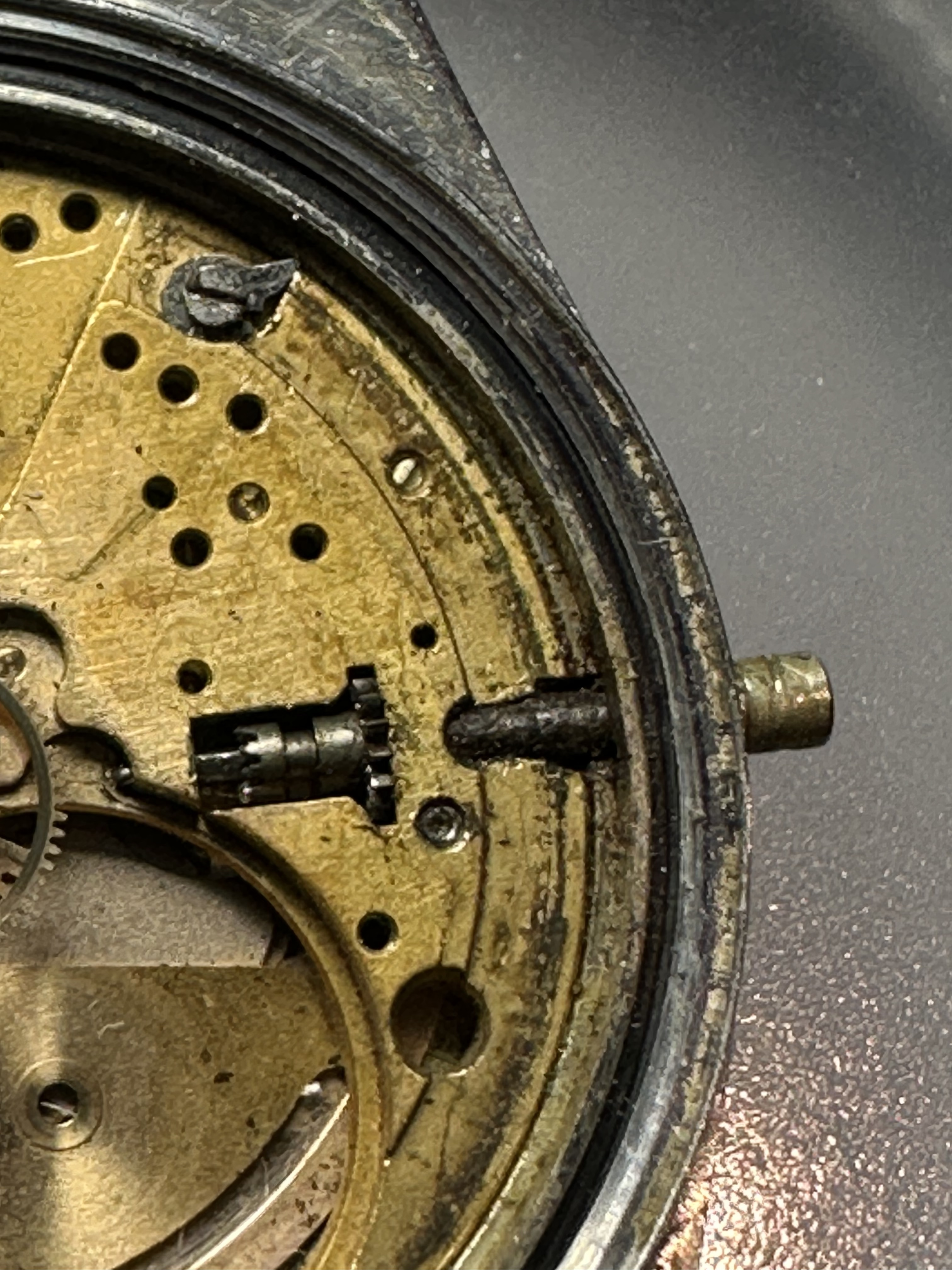 onderhoud Vakman abces Stift kroon afgebroken uurwerk vast in horloge - Techniek & Reviews -  Horlogeforum.nl - het forum voor liefhebbers van horloges