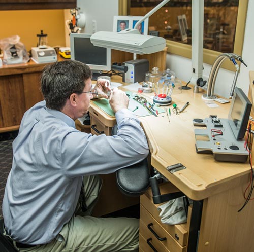 Scott_Dauner_Watch_Repair_Fargo_Royal_Jewelers